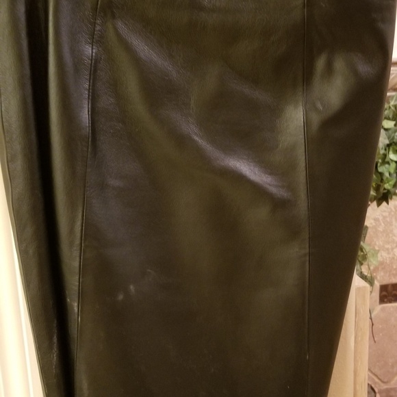 Black leather skirt - Picture 1 of 3